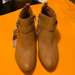 UNIONBAY Tilly Cognac ManMade Ankle Booties in Size 11, NWT